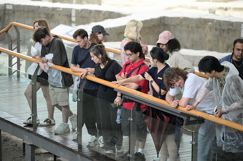 International Influencers Explore Jinsha Site: Ancient Shu Civilization Becomes an Instant Hit_fororder_圖片 1