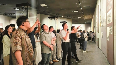 網絡名人探秘“頂流”三星堆