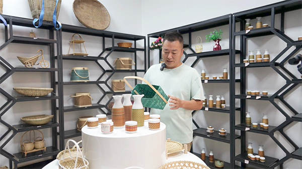 綿竹：桑果變“金果” 助推甘洛跑出農文旅融合“加速度”_fororder_未標題-2