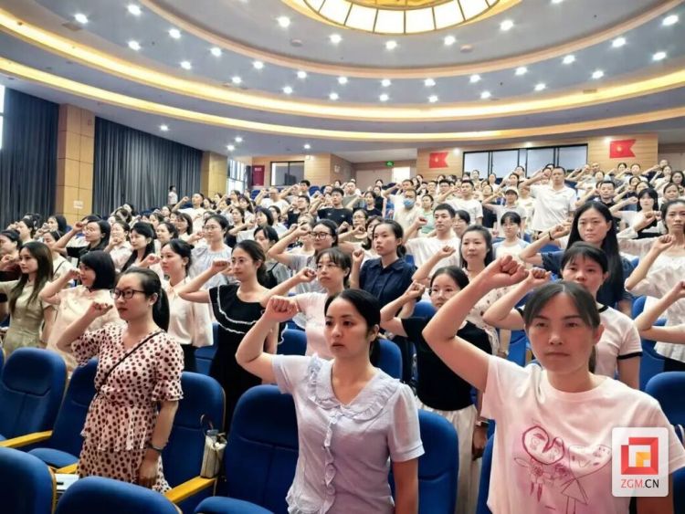 自貢高新區各學校熱烈慶祝第41個教師節