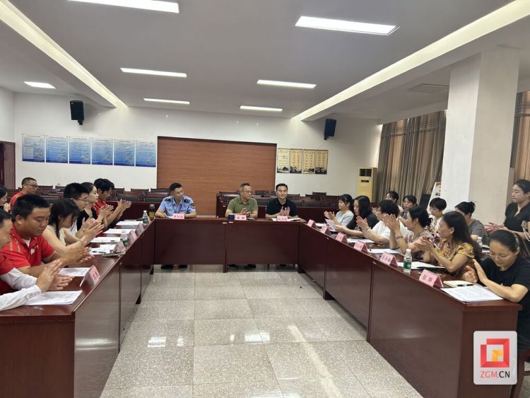 自貢高新區學苑街道：探索“小苑騎俠”隨手公益模式 以“統戰+新就業”助力基層治理
