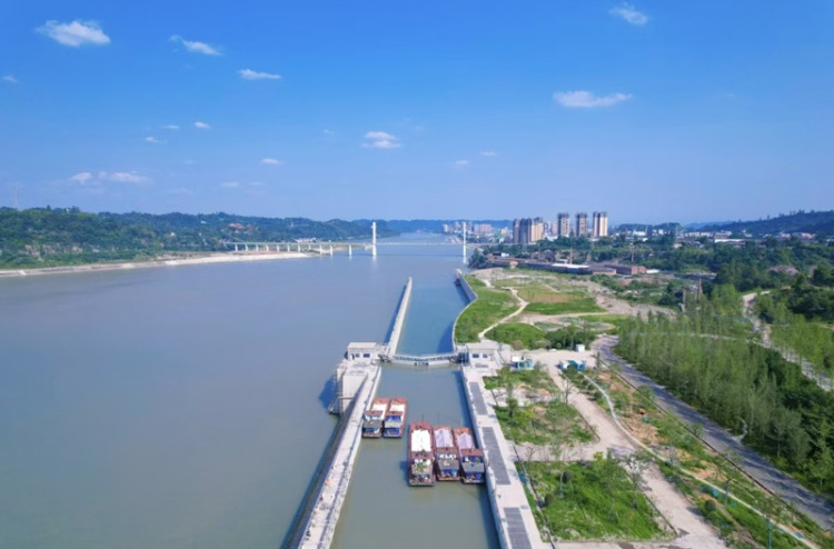 岷江犍為航電樞紐首次通過4000噸級船舶_fororder_岷江犍為航電樞紐-供圖-四川港投集團1