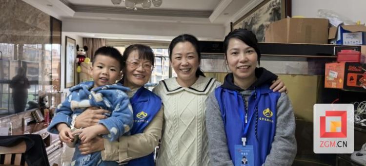 自貢高新區全面啟動2025年全國1%人口抽樣調查入戶登記 75名調查員一線採集“民生數據”