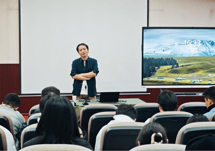 出海文旅微短劇暨同名電影《愛在阿壩》導演饒堃走進高校 分享創作思想內涵及發展趨勢_fororder_未標題-1