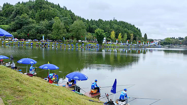 遂寧：水上嘉年華激發文旅體融合新活力 中秋國慶期間蓬溪很“熱”_fororder_微信圖片_20251011143919