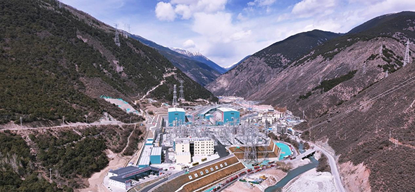 14台“巨無霸”運抵幫果換流站 金上至湖北特高壓工程衝刺進行時_fororder_圖片-3
