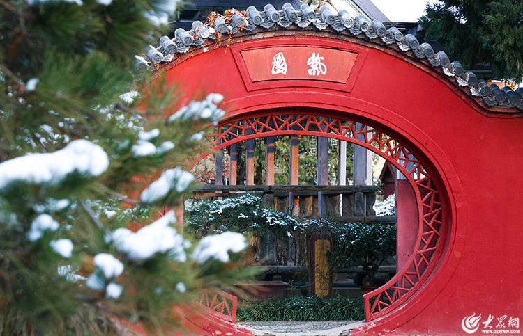 山東泰安：紅墻白雪 步步皆景 雪後岱廟盡顯別樣美