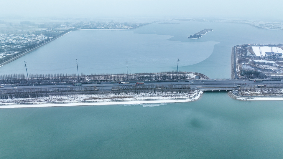 聊城：雪後望岳湖 冬景如畫