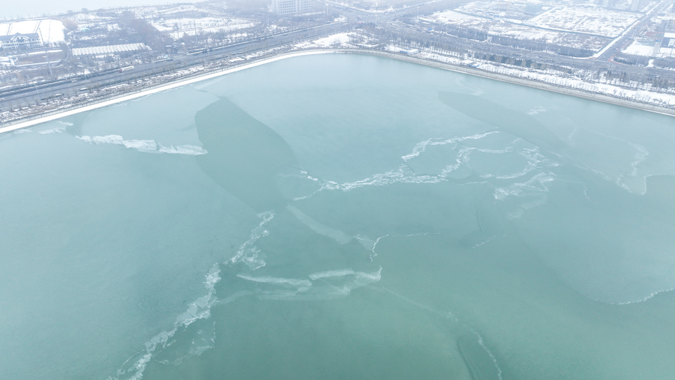 聊城：雪後望岳湖 冬景如畫