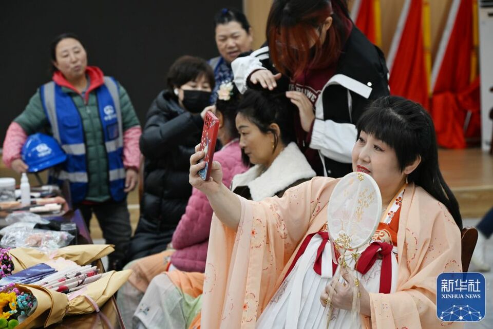 山東青島：建築女工漢服秀