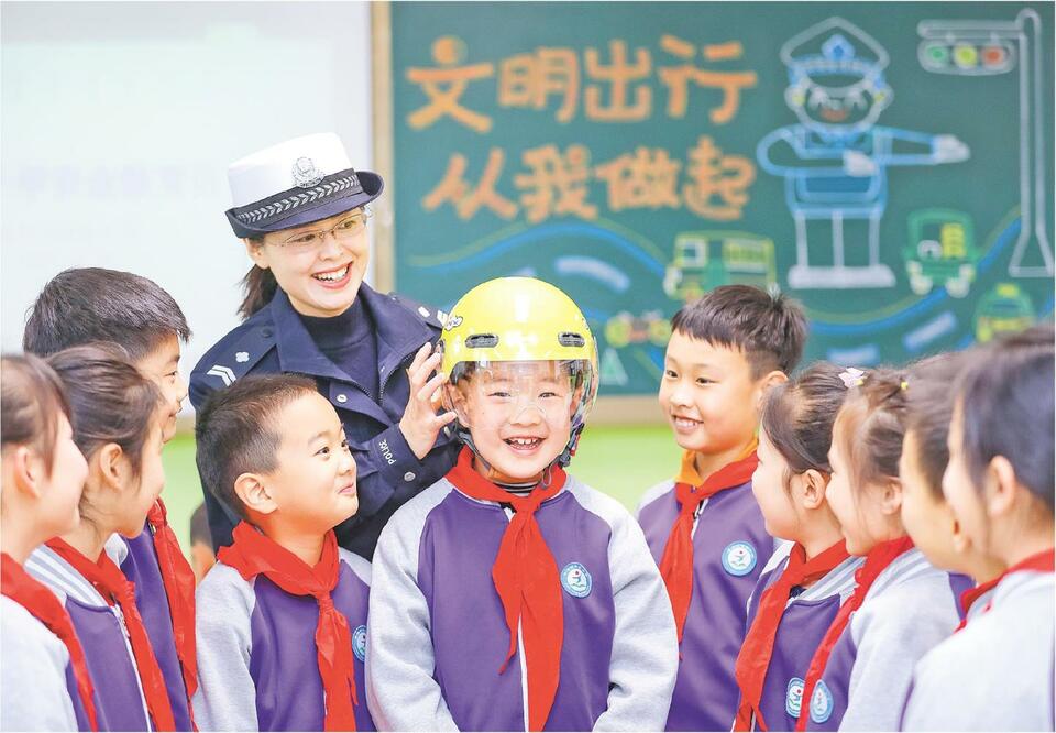 山東青島：安全宣講進校園