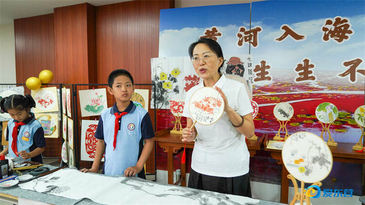 東營市悅來湖小學與西班牙巴塞羅那中加友好學校舉行“天涯共此時”線上直播聯誼活動