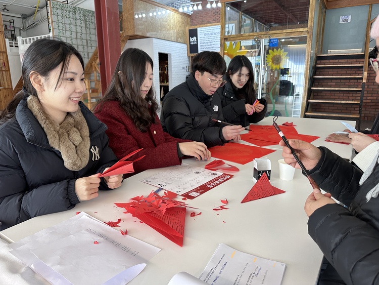 【Hi,Shandong】“來自煙臺的新年問候”煙臺非遺（群山）體驗活動在韓國舉行