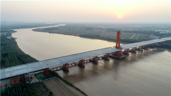 黃河上最寬！濟南鳳凰路黃河大橋順利合龍！通車後可自駕、乘公交軌交、步行、騎車過橋