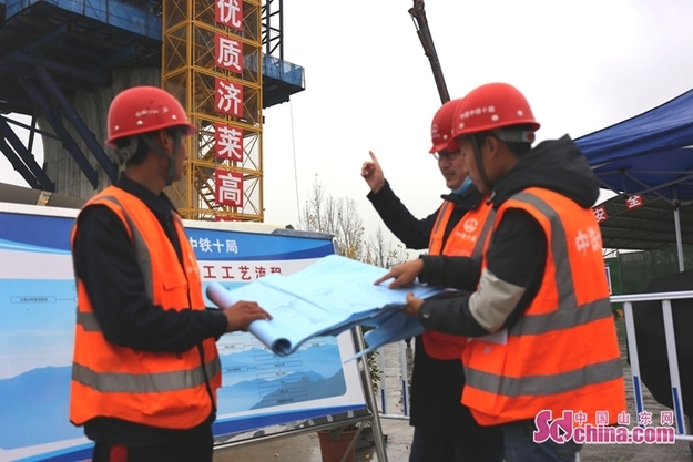 濟萊高鐵跨膠濟鐵路轉體橋11月19日開始澆築