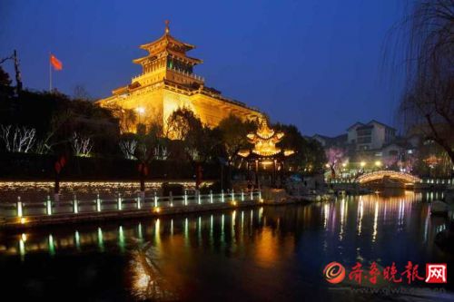 燈火璀璨，濟南黑虎泉畔夜色撩人