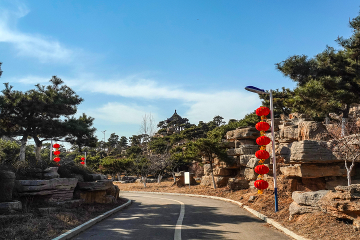 濟南歷城：染綠昔日荒山 虞山變身休閒公園
