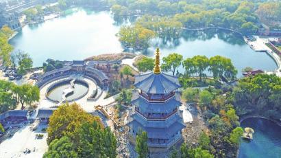 濟南章丘：泉畔新建觀景塔 打造“古裝三件套”