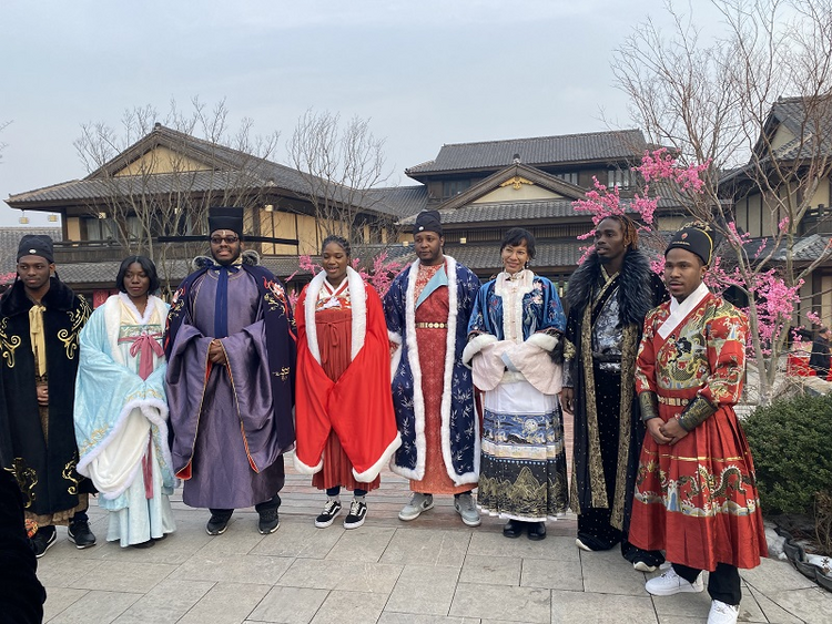 【原創】格林納達留學生走進青島西海岸新區阿朵花嶼體驗中國傳統年俗_fororder_圖片1