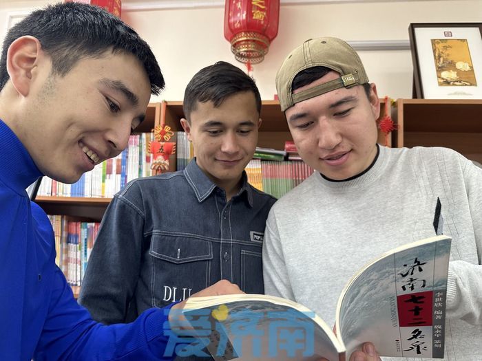 密切友城交流，講好絲路故事！｜濟南市在烏茲別克斯坦開展贈書活動