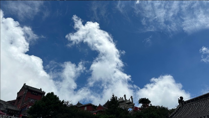 山東泰安：雲作絲，風為引！登泰山“天界漫遊”，把夏日浪漫全打包