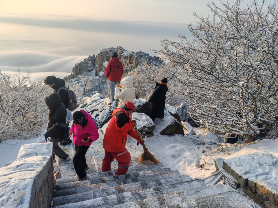 雪後泰山披銀裝 雲海日出醉遊人_fororder_【雪後泰山】16