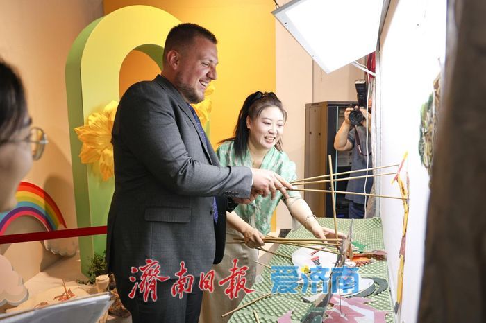 保加利亞卡讚勒格市代表團訪問濟南