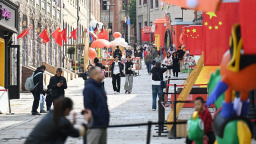 老城新韻 深秋青島上街裏老街與時尚碰出別樣精彩