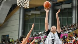 “小巨人”張子宇正式加盟山東高速籃球俱樂部