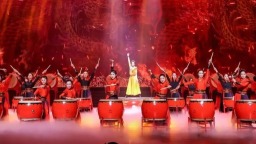 “跨越百年 向新而行”2026濟南市職工迎新文藝晚會舉行