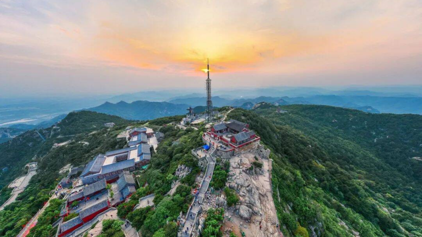 山東泰安：當夏日的風拂過泰山 雲端上的美景讓你一眼心動！