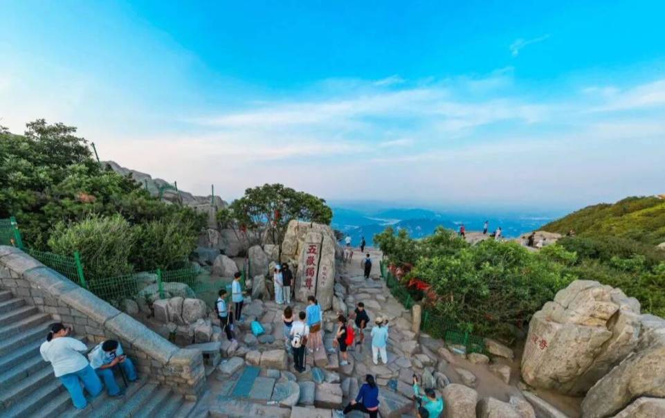 山東泰安：當夏日的風拂過泰山 雲端上的美景讓你一眼心動！_fororder_6