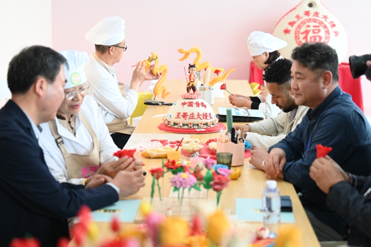 【Hi,Shandong】“Hi,Shandong—機遇中國 青島優品”海外媒體青島行活動走進王哥莊大饅頭非遺傳承中心，開啟“非遺”美食之旅_fororder_DSC_1923.JPG