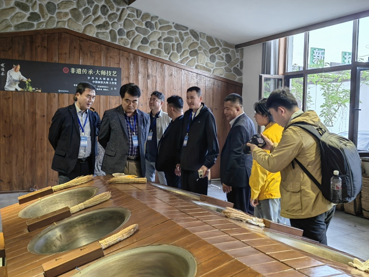 “Hi，Shandong-機遇中國 青島優品” 海外媒體青島行活動走進青島曉陽春茶博物館_fororder_e4623219728d9ab63aa86165409358b