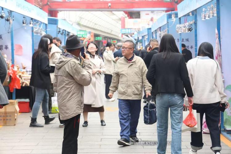 中國（濟南）第十屆文房四寶暨珠寶玉石博覽會開幕