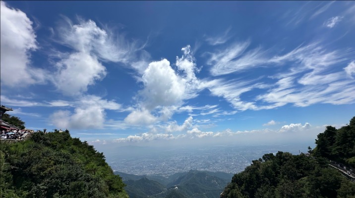山東泰安：雲作絲，風為引！登泰山“天界漫遊”，把夏日浪漫全打包