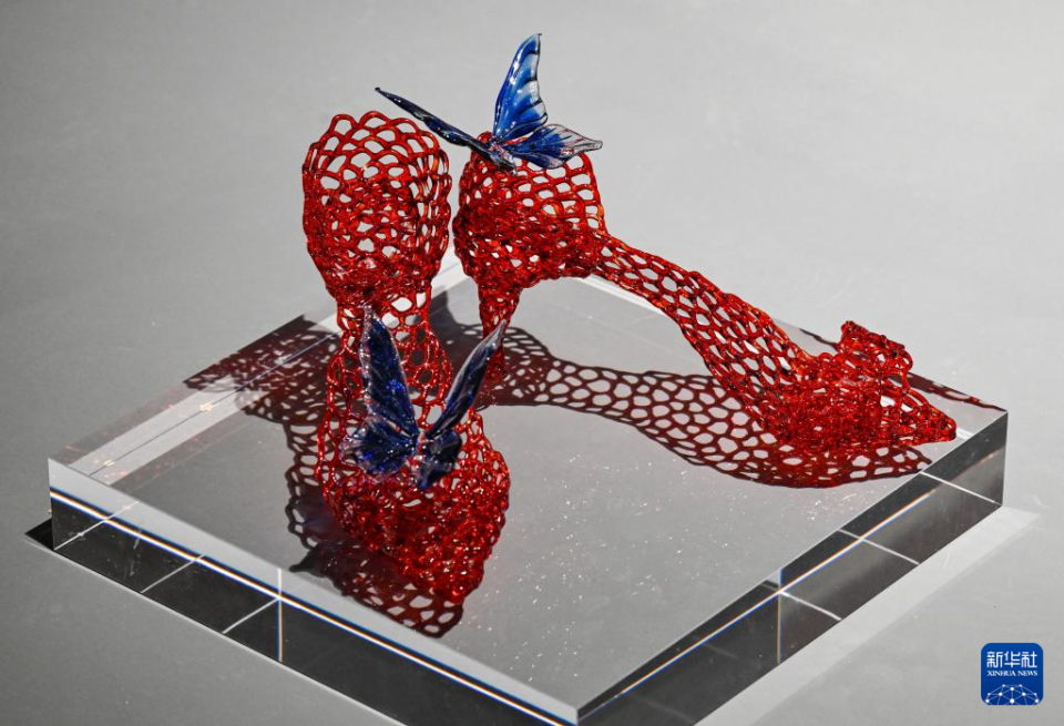 “琉光璃彩——淄博琉璃藝術展”在國博開展