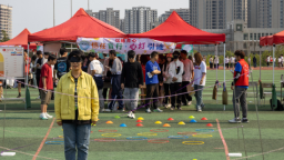 青島科技大學舉行“五育啟心·沐光同行”心理嘉年華活動