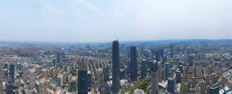 濟南428米地標 綠地山東國際金融中心塔冠鋼結構吊裝完工_fororder_005