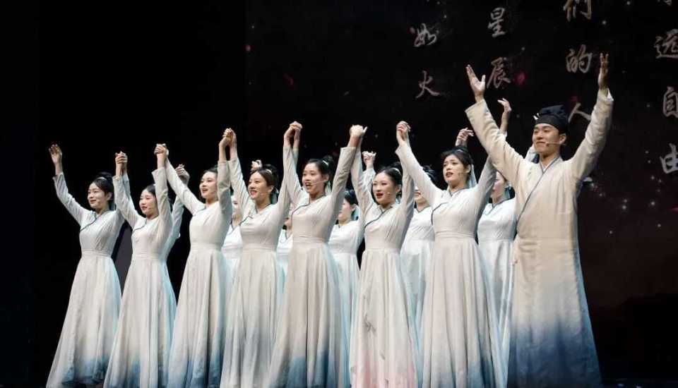 濟南新春賞燈新選擇，起步區鵲山生態文化區上演“大河華章·光耀鵲華”新春燈會