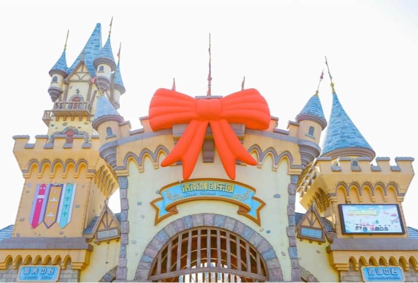 百萬粉絲博主 “盧旺達青年團” 打卡濟南融創樂園 解鎖冬日浪漫新體驗_fororder_【融創】2