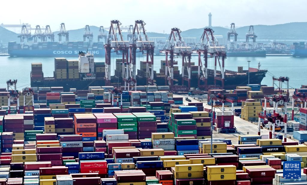 山東港口青島港外貿航線數量持續增加