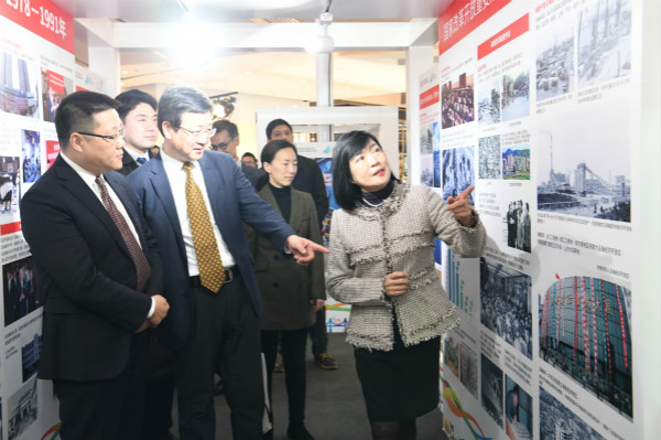 香港特區政府“飛躍四十載 同發展共繁榮”巡迴展覽在滬揭幕