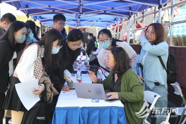 【圖説上海】上海高校畢業生就業實習招聘會舉行