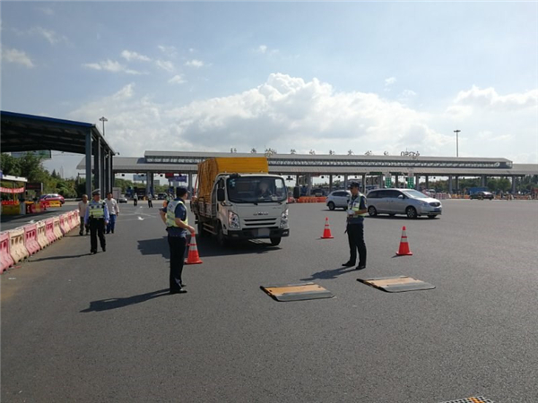 3天查處37件網約車非法客運案 28件涉及滴滴平臺