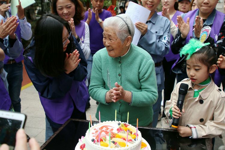 【上海】【供稿】【圖片新聞】送溫暖迎重陽 上海市楊浦區怡安養老院慰問演出活動舉行