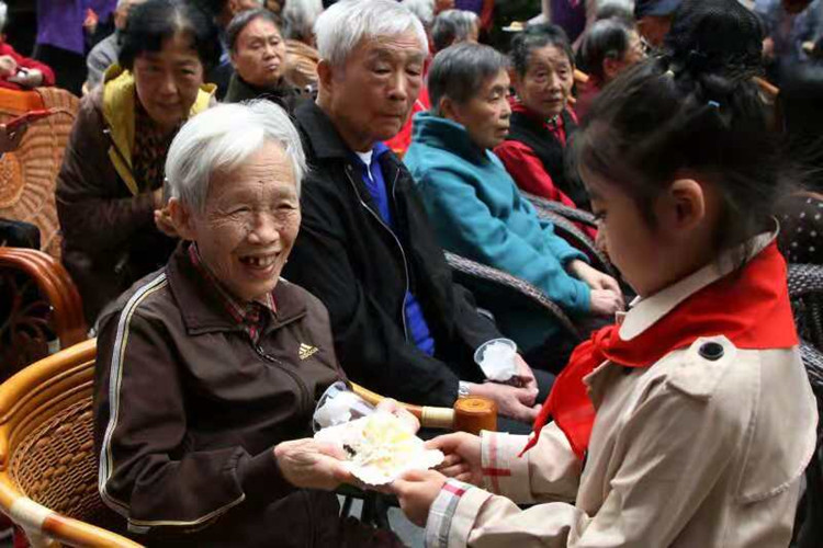 【上海】【供稿】【圖片新聞】送溫暖迎重陽 上海市楊浦區怡安養老院慰問演出活動舉行