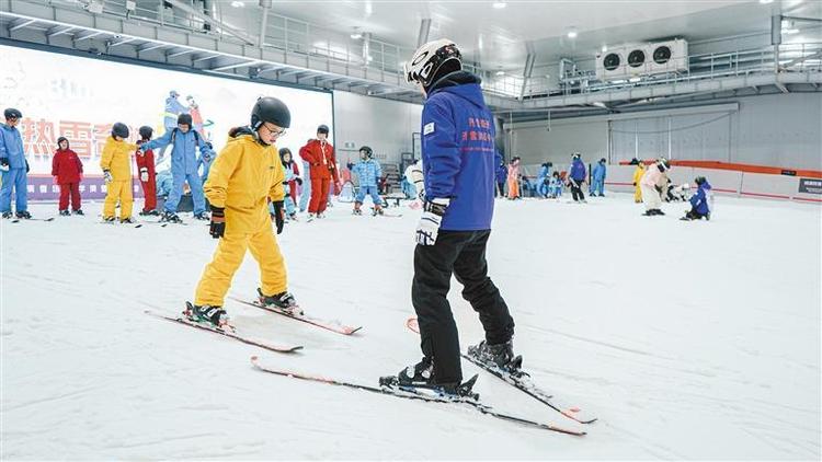 滑雪運動風正勁  西安冰雪産業“掘金”正當時