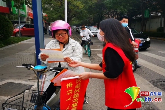 西安經開區開展“車讓人·人守規”志願活動