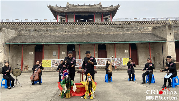 讓木偶“活”起來 渭南這項非遺吸引外國“網紅”圍觀